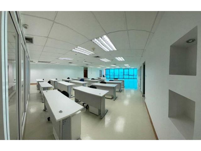 YR05-003   ให้เช่าอาคาร A TOWER รัชดาภิเษก 18