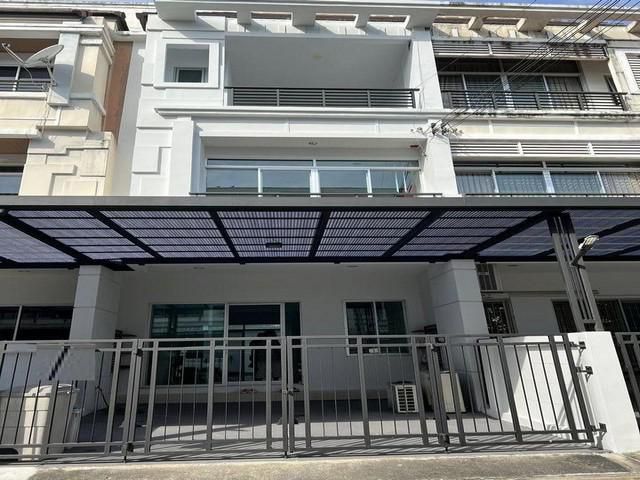 ขายทาวน์โฮม ลาดพร้าว71 โครงการ บ้านกลางเมืองเออร์บาเนี่ยน ลาดพร้า
