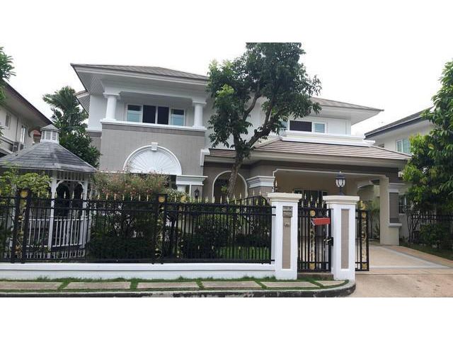 บ้านเดี่ยว 2 ชั้น หมู่บ้านลดาวัลย์ สุขุมวิท103 ใกล้ห้างซีคอนสแควร