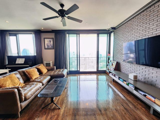 Sale Condo Aguston Sukhumvit 22 ( Pet Friendly )