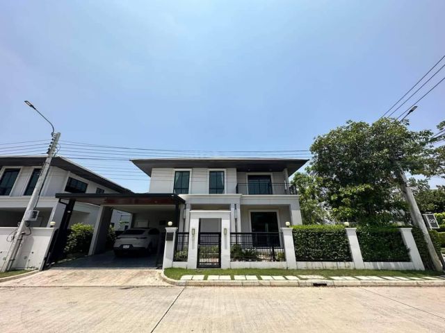 ขายบ้านเดี่ยว เศรษฐสิริ พัฒนาการ Setthasiri Phattanakarn for sale 81 ตร.ว หลังมุมพร้อมสระว่ายน้ำ 4 ห้องนอน 5 ห้องน้ำ ตำแ