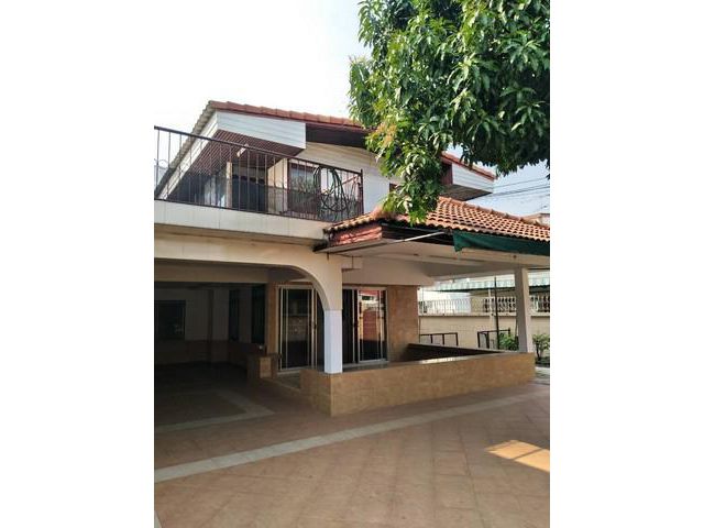 ให้เช่าบ้าน 73ตรว. 3 นอน หมู่บ้านเสรี8 ใกล้ทางด่วน ใกล้เดอะไนน์