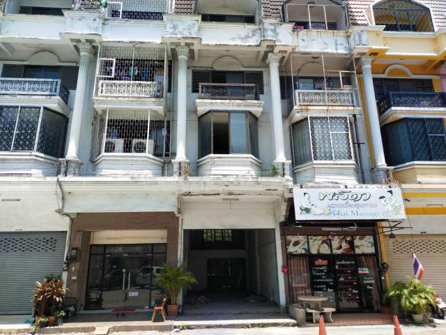 ลดพิเศษขายตึกฮาเบอร์ศรีราชา 4ชั้น มีชั้นลอย 2800000 ล้านบาท