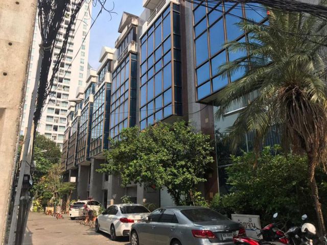 ขาย Home Office ย่านสีลมซอย 9 / สาทร 12 ( 6 ชั้น ) อยู่ใจกลางเมืองสีลม, บางรัก, กรุงเทพมหานคร