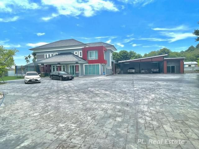 ขายบ้านเดี่ยว 2 ชั้น บนเนื้อที่ 1 ไร่ ตกเเต่งใหม่ ย่าน พัทยา