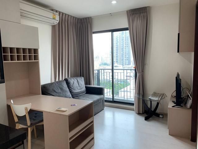 Condo Rhythm Asoke 1: 10th floor, 2 bedrooms / 1 bathroom