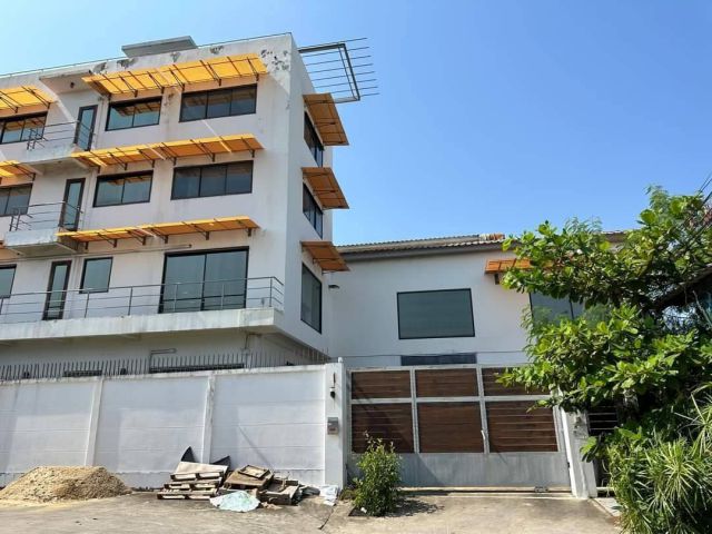 ให้เช่าโกดัง โรงงาน ทำเลย่านสุขุมวิท บางจาก ปุณณวิถี อุดมสุข