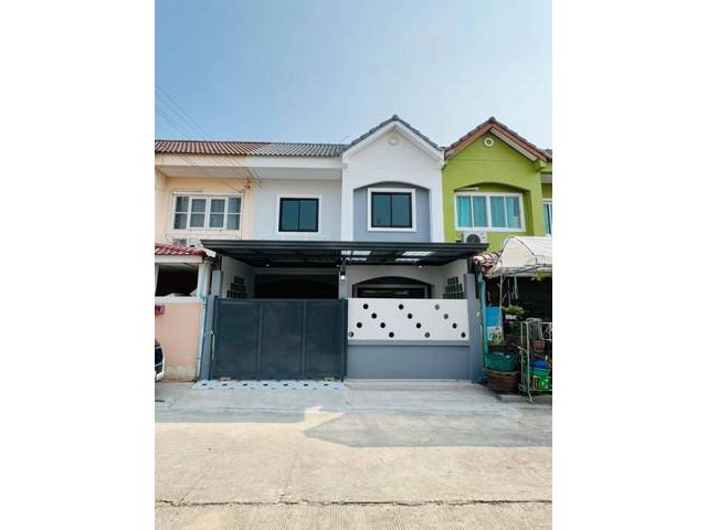 บัวทองธานีพาร์ค   หมู่บ้านติดถนนกาญจนา ตรงข้ามสมบัติบุรี