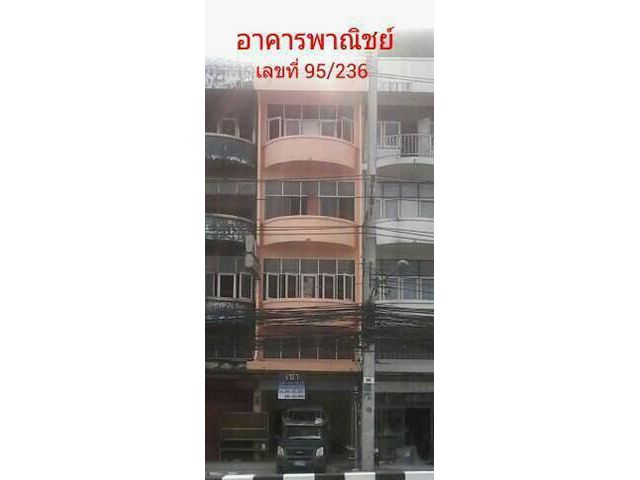 ให้เช่าอาคารพาณิชย์ 4 ชั้นมีชั้นลอย ใกล้ห้าแยกปากเกร็ด ติดรถไฟฟ้า