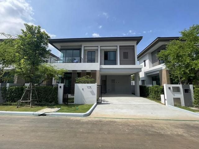 ขายบ้านเดี่ยว บางกอกบูเลอร์วาร์ด บางนา กม 5 ขนาดที่ดิน 57.3 ตรว (บ้านใหม่ไม่เคยเข้าอยู่ ) ถนนเมน 16 เมตร ทิศเหนือ ขนาด 2