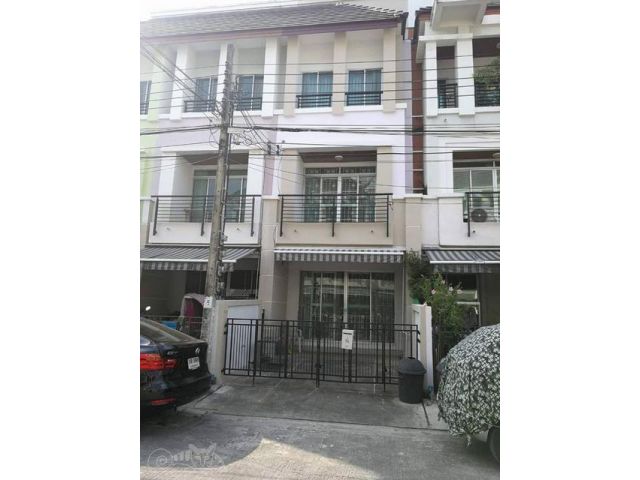 ทาว์นโฮม 3 ชั้น บ้านกลางเมือง เดอะปารีส ซอยกรุงเทพกรีฑา 7