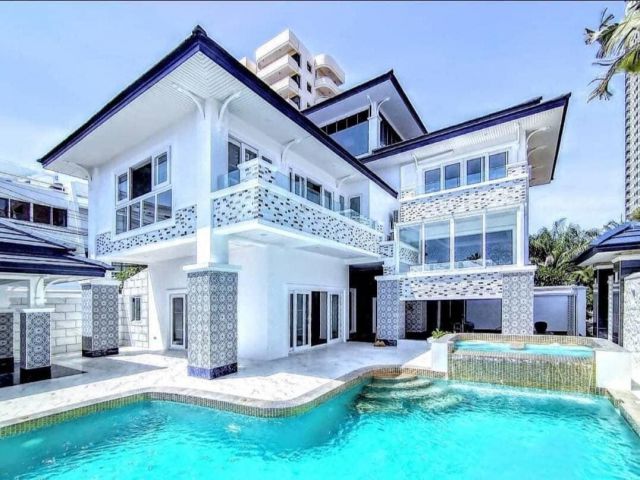 ขายบ้านพูลวิลล่า Luxury ติดทะเล พิกัดจอมเทียน
