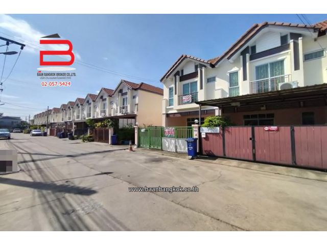ทาวน์เฮาส์ หมู่บ้าน เดอะทาวน์ เนื้อที่ 18.2 ตรว. ถนนพหลโยธิน เขตสายไหม