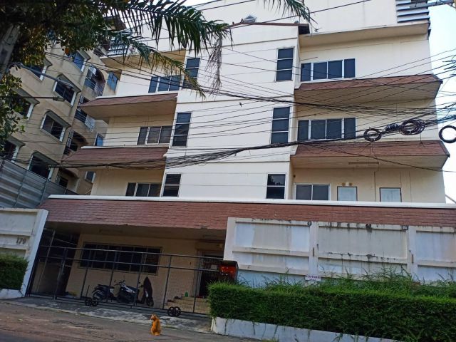 ขาย-ให้เช่า ราคาพิเศษ อาคาร 4 ชั้น+ดาดฟ้า ซ.วิภาวดี19 / 4 storey building +rooftop at Viphavadee soi 19 for sale or rent