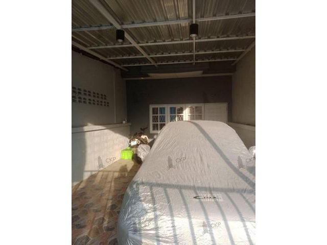 ขาย ทาวน์เฮ้าส์ กลางซอยวิลเลจ 20.6 ตร.วา