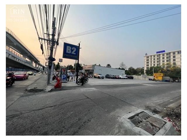 R624-090  ขายถูกที่ดินติดถนน แจ้งวัฒนะ เนื้อที่ 580 ตรว.​ แปลงมุมด้านข้างติดซอยแจ้งวัฒนะที่สวยมาก   ขายถูกมาก ตรว ละ 2 แ