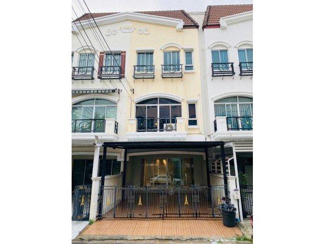 ให้เช่าทาวน์โฮม 3 ชั้น  บ้านกลางเมือง เดอะปารีส  กรุงเทพกรีฑา 7