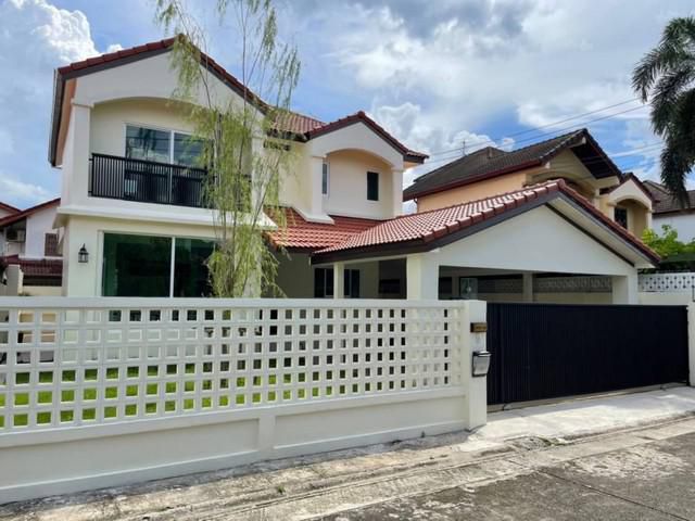 ขายบ้านเดี่ยว 2 ชั้นครึ่ง ทำเลวัชรพลทำใหม่ทั้งหลัง