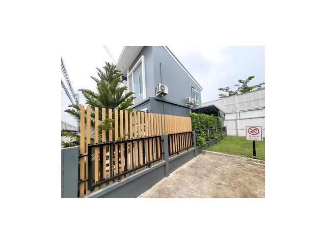 หมู่บ้านคาซ่าซิตี้ บางนา ซอยโรงเรียนราชวินิตบางแก้ว
