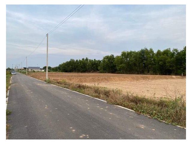 ขายที่ดินถมแล้ว จำนวน 1 ไร่เต็ม อ.คลองหลวง ปทุมธานี ถนนดำเข้าแล้ว ต่อไฟต่อน้ำได้เลย โทร 0814664597