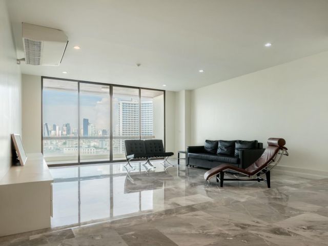 River House Condo for rent 3 bedrooms 3 bathrooms 210 sqm. rental 65,000 baht/month