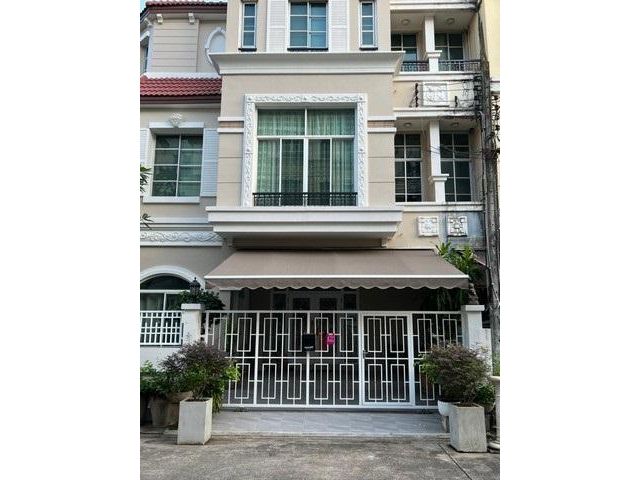 ให้เช่าทาวน์โฮม4ชั้นย่านจตุจักร รัชวิภา ตกแต่งบางส่วน โครงการบ้านกลางเมืองเดอะปารีส รัชวิภา