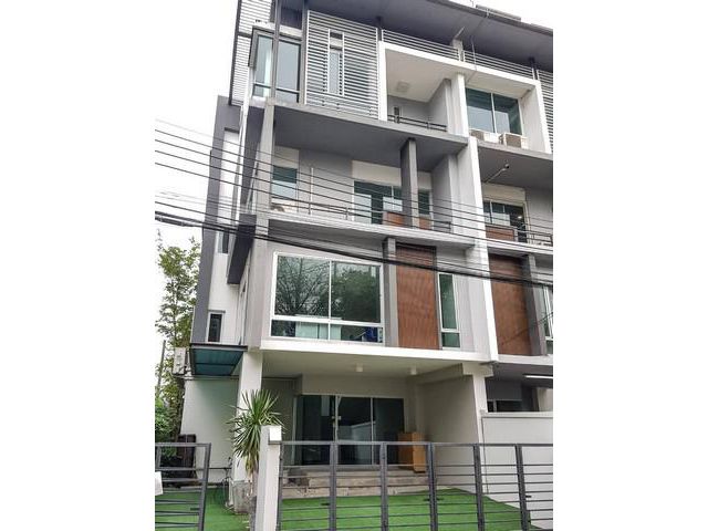 ให้เช่าโฮมออฟฟิศ 4ชั้น 410ตรม บีสแควร์ พระราม9 เหม่งจ๋าย ใกล้เลีย