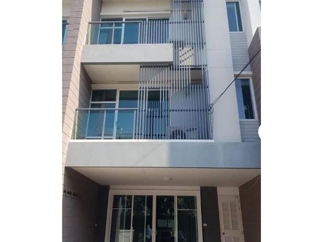ให้เช่าทาวน์โฮม 3 ชั้น โครงการ ทาวน์ อเวนิว ศรีนครินทร์ อ่อนนุช