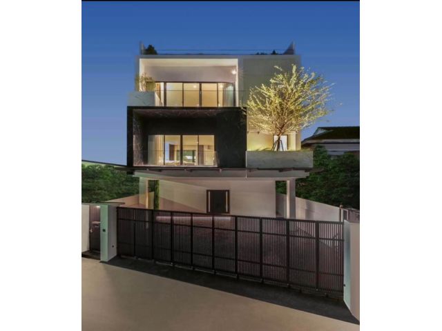บ้านหรูสไตล์โมเดิร์น 3 ชั้น พร้อมสวนบนดาดฟ้า บนที่ดิน 55 ตร.ว.4นอ