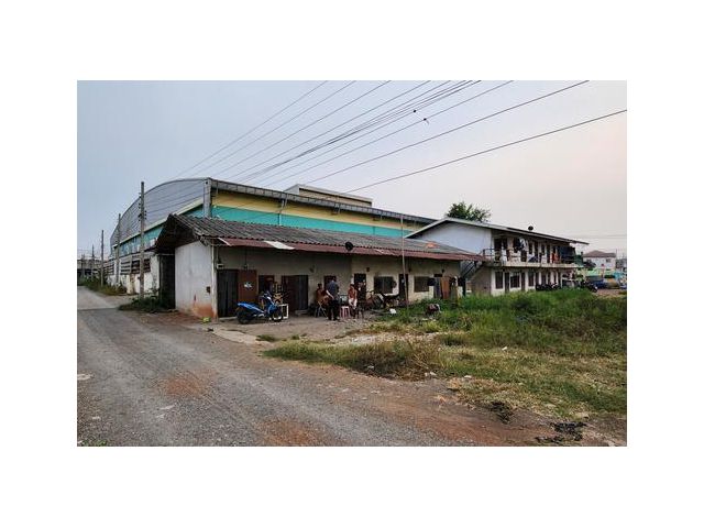 ขาย ที่ดินพร้อมบ้านเช่า ทำเลดี ติดถนน เหมาะทำโรงงาน  กรุงเทพ
