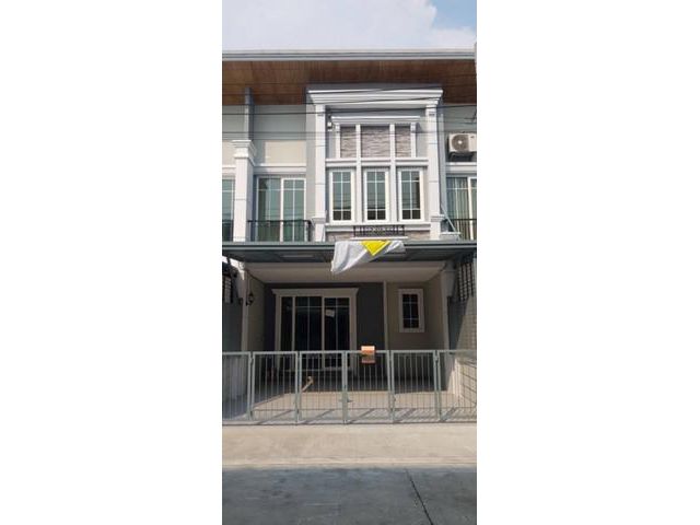 ให้เช่าทาวน์โฮมgoldentown  /  2  ชั้น   สาทร บ้านใหม่น่าอยู่