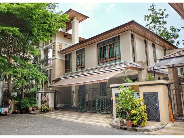 ให้เช่าบ้าน 100 ตรว. 5 นอน โครงการแสนสิริ สุขุมวิท 67 ใกล้ BTS พร