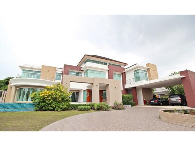 ขายบ้านเดี่ยว 2 ชั้น หลังใหญ่ 721 ตรว. ปัญญาอินทรา P5 พร้อมสระว่า