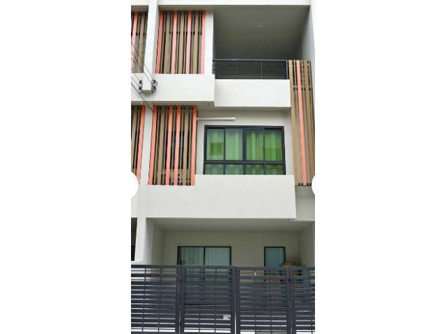 ให้เช่าทาวน์โฮม 3 ชั้น The Symphony นวลจันทร์ 36 นวมินทร์ 163