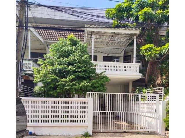 2 ชั้น ติดรถไฟฟ้า bts สถานีม.เกษตร  เหมาะ อยู่อาศัย หรือ โฮมออฟฟ