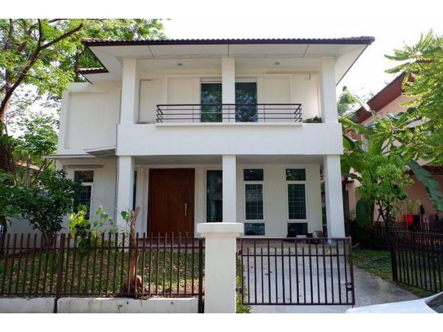 ให้เช่าบ้านรีโนเวทใหม่ 62 ตรว. 3 ห้องนอน บางกอกวิลล่า ใกล้เลียบด่