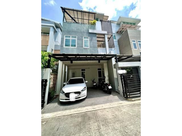 บ้านแฝด3ชั้น ตกแต่ง StyleLoft โครงการไอริสเรสซิเดนท์