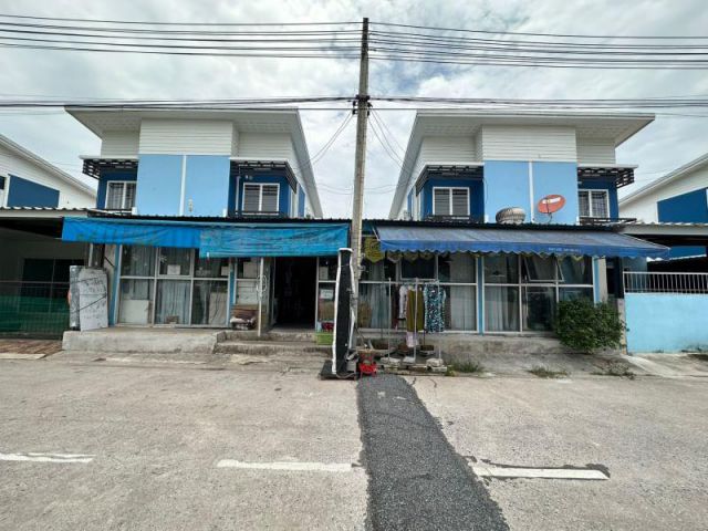 TP. #ขายบ้านแฝดศรีราชา #บ้านรีโนเวทใหม่พร้อมอยู่