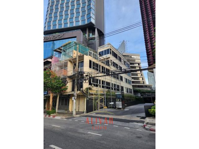 ให้เช่าพื้นที่ อาคารพาณิชย์ชั้น1และชั้น2 หลังมุมติดถนนใหญ่ ย่านพร