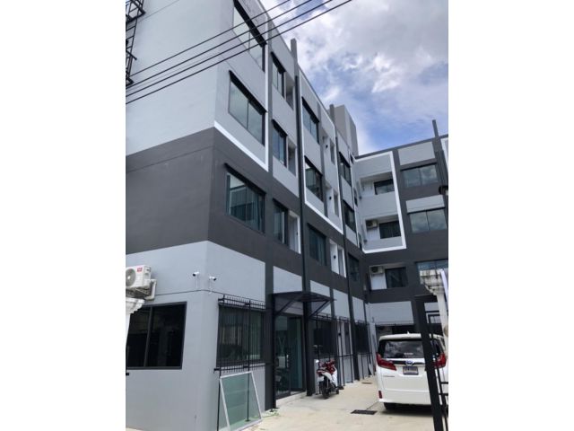 ให้เช่า Apartment 215ตารางวา4 ชั้น 50 ห้องเฟอร์นิเจอร์ใหม่ถนนรามค