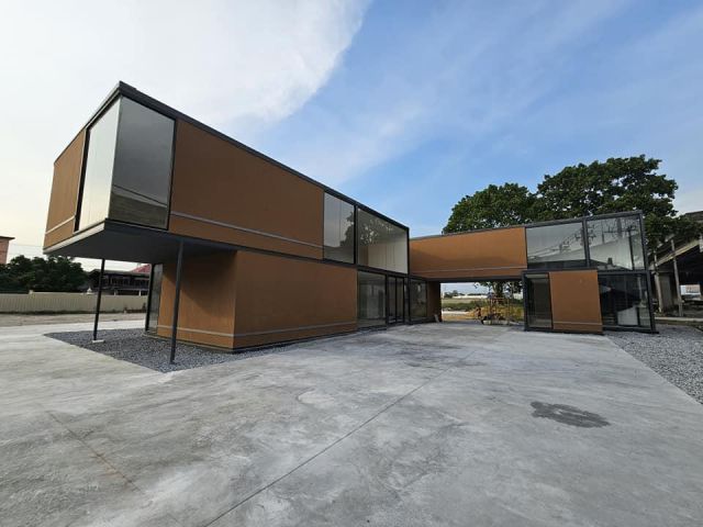 Buildint for rent ให้เช่าอาคาร2ชั้น 200 ตร.ว ติดถนนเลียบมอเตอร์เวย์ ถนนกาญจนาภิเษก ตรงข้ามห้างเมกะบางนา