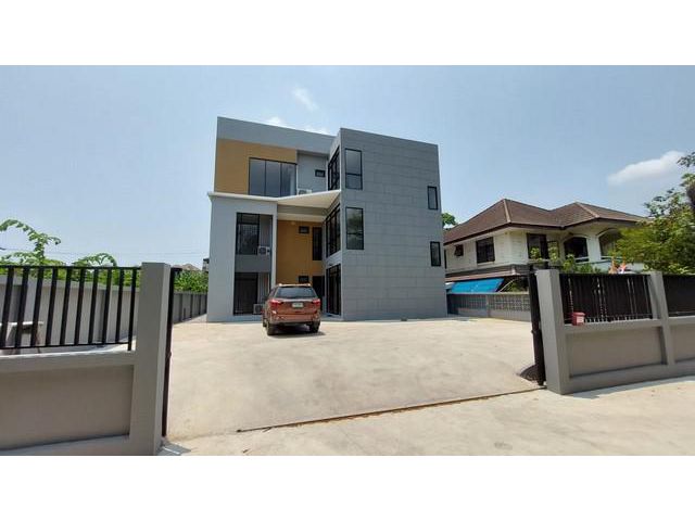 รหัสC5648 ให้เช่าอาคารโฮมออฟฟิศ 3ชั้น ถนนพหลโยธิน ใกล้ BTS รัชโยธ