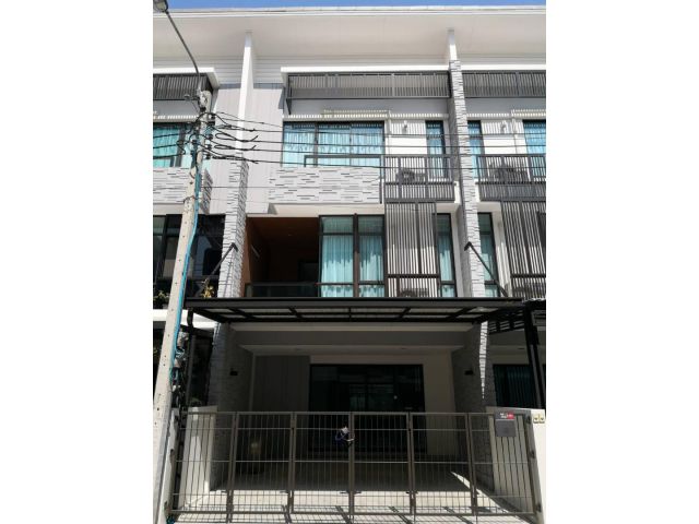 รหัส MAY111 ให้เช่าทาวน์โฮม 3 ชั้น หมู่บ้านเพล็กซ์ บางนา ติดถนนบางนา-ตราด กม.5 ใกล้เซ็นทรัลบางนา ใกล้ทางด่วน