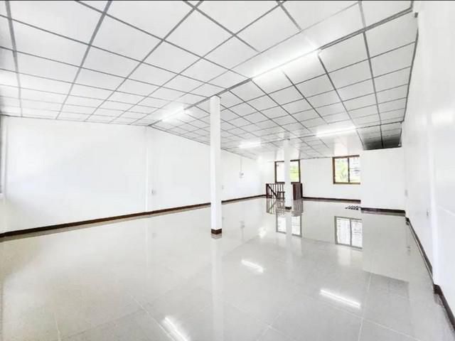 ให้เช่าทาวน์โฮม 3ชั้น 2คูหา ถนนสุขุมวิท พระราม4 ใกล้ BTS พร้อมพงษ