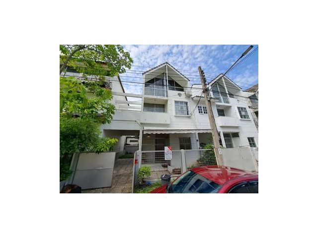 ทาวน์โฮม 3 ชั้น ม.เมืองทอง โครงการ 5  บางพูด  ปากเกร็ด จ.นนทบุรี