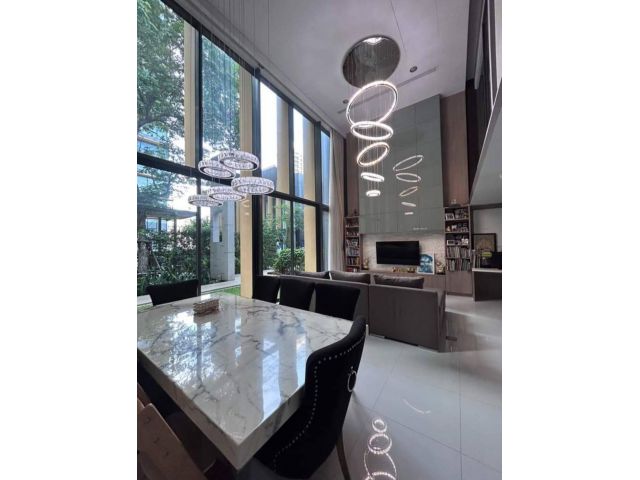 ขายวิลล่าสุขุมวิท 24 พร้อมพงษ์ luxury duplex with pool access in sukhumvit 24 วิลล่าสุดหรูใจกลางกรุง ราคาพิเศษ ขายต่ำกว่