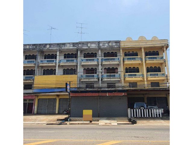 ขายอาคารพาณิชย์ท่าถ่าน 2 ห้อง 3.5 ชั้น 5ห้องนอน 6ห้องน้ำ ติดถ.เส้นบ้านสร้าง-พนมสารคาม 3076 อ.พนมสารคาม ฉะเชิงเทรา