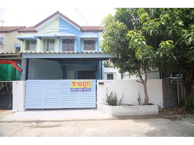 ขายถูก หมู่บ้านเพรชงาม (หลังมุม) แพรกษา สมุทรปราการ สนใจโทร 090 909 9794