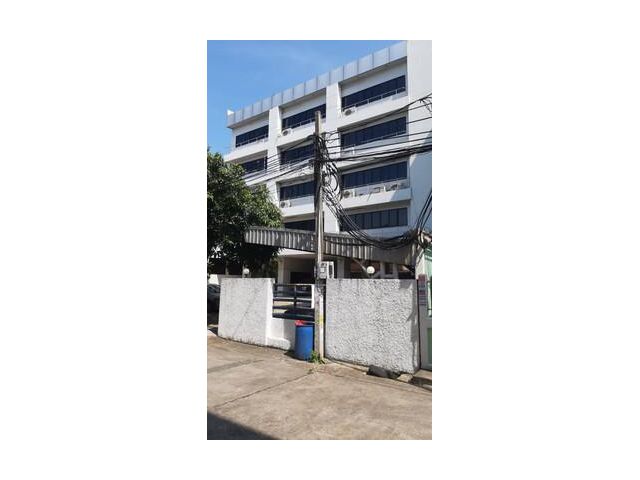 อาคารสำนักงาน 5 ชั้น ซ.ปรีดีพนมยงค์ 13