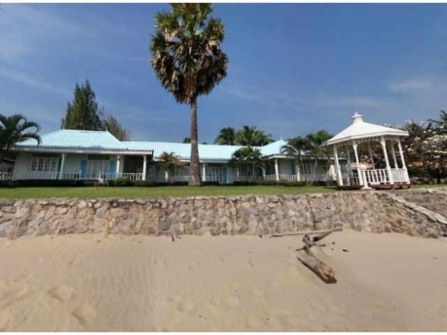 บ้านติดทะเลปราณบุรี 376ตรว หน้ากว้างติดชายหาด 38 เมตร ติดโรงแรมVilla Maroc